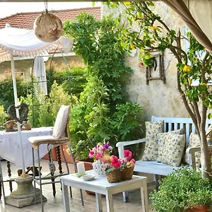  Bed & Breakfast La è Bella